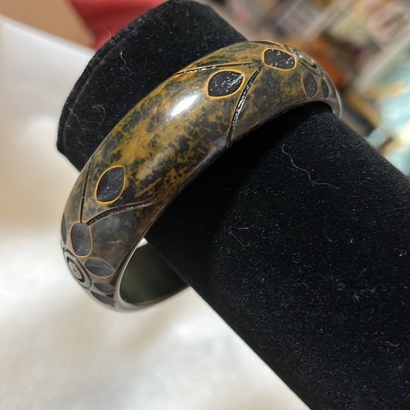 Vintage Bakelite Bangle - Picture 2 of 4